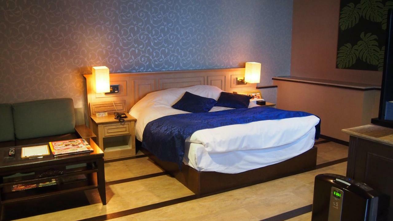 Hotel Sol (Adults Only) Fukuoka  Bagian luar foto