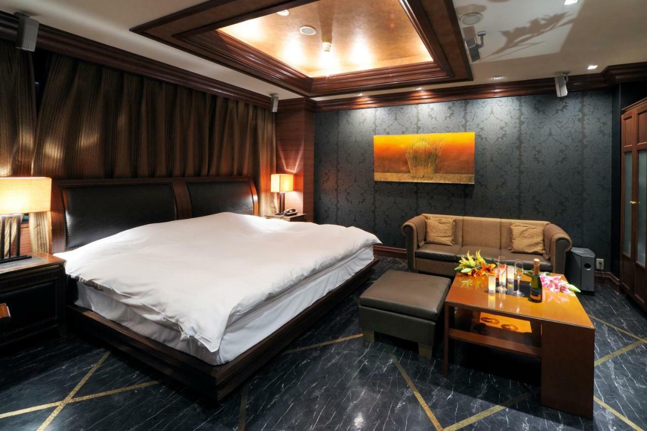 Hotel Sol (Adults Only) Fukuoka  Bagian luar foto