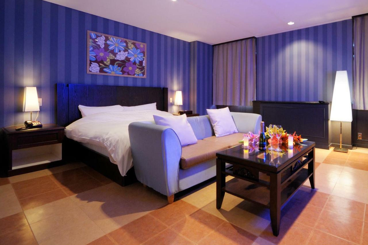 Hotel Sol (Adults Only) Fukuoka  Bagian luar foto